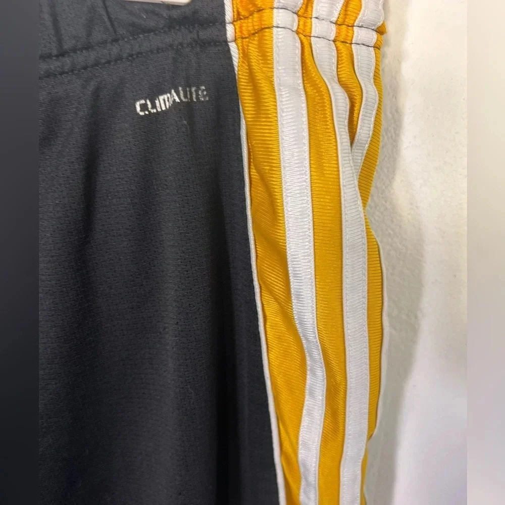 Los‎ Angeles Lakers Adidas Trefoil Stripe Black Gold Shorts M, Oversized